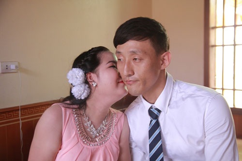Chuyện tình đẹp của cặp đôi gái Việt trai Hàn câm điếc bẩm sinh - 2
Yến hạnh phúc khi được nên duyên với người đàn ông mình yêu