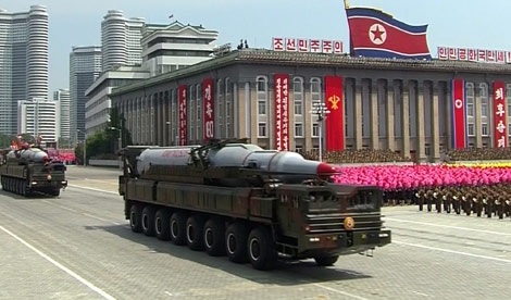 Các tên lửa mang đầu đạn hạt nhân được trình diễn trong một cuộc duyệt binh gần đây. Ảnh: CNN.