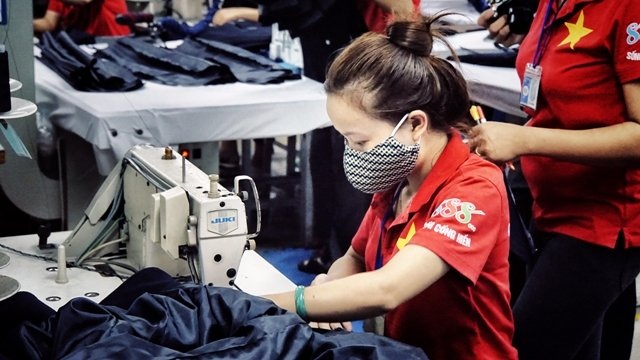 Đại gia "giàu xổi" và nỗi lo sụt hố - 2
Tụt hậu đang ngày càng rõ. Ảnh: N.Thanh