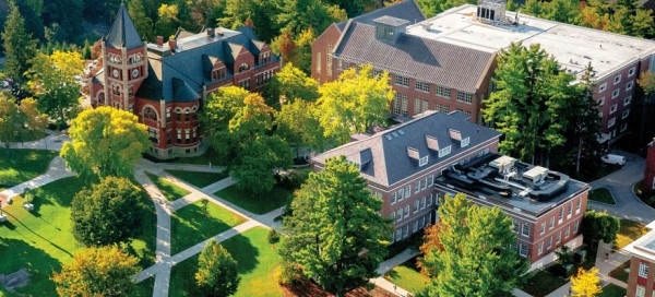 Học bổng 40% học phí đại học New Hampshire – hạng 97 các đại học loại 1 toàn Mỹ - 1
Khu học xá của trường