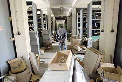 Mafia Italy bắt tay IS mua bán vũ khí và tác phẩm nghệ thuật - 2 Bảo tàng Quốc gia ở Baghdad (Iraq) bị IS cướp phá.