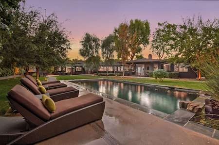 Tổ ấm trong phim “24 giờ” được rao bán với giá bạc tỉ - 1 Ngôi biệt thự ở Encino, Los Angeles…