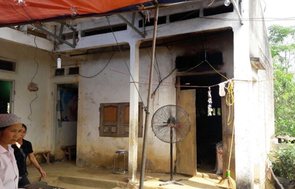 Giết người rồi dựng hiện trường giả vụ hiếp dâm - 2 Ngôi nhà nhỏ, xập xệ của gia đình bà Định.