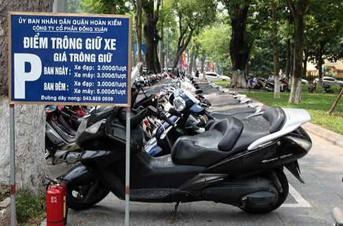 Hà Nội: Gửi xe cạnh phố đi bộ bị chém đẹp 50.000 đồng/xe - 1 Các điểm gửi xe theo quy định