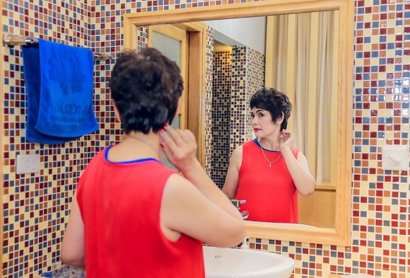 Spa hàng đầu Hà thành giảm tới 50% cho dịch vụ trị nám và trẻ hóa da kiểu Nhật - 1 NSND Minh Châu hài lòng sau khi làm đẹp tại Bloom Spa.