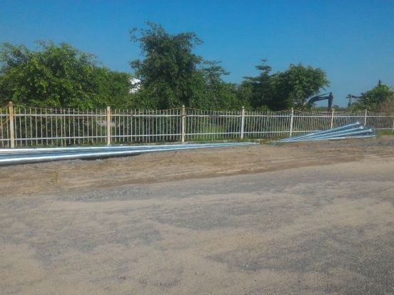 Đường vào khu đô thị bằng phẳng và thông thoáng