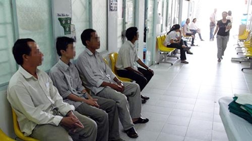 Vạch mặt chiêu “móc túi” của phòng khám nam khoa có bác sĩ ngoại - 2 Đấng mày râu rất ngại đến khám nam khoa tại các bệnh viện mà chỉ tìm đến các phòng khám tư.