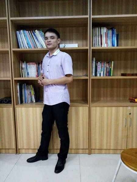 Chi hơn 3 tỉ đồng để phẫu thuật giống tỉ phú Jack Ma - 2
Huang Jian có ước mơ làm giàu rất mãnh liệt.