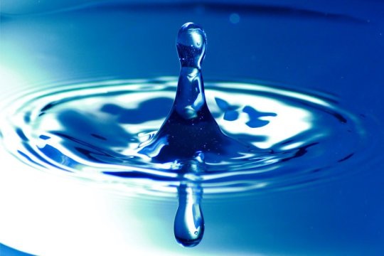 Một bước ngoặt trong sự hiểu biết cách thức nước dẫn điện - 1