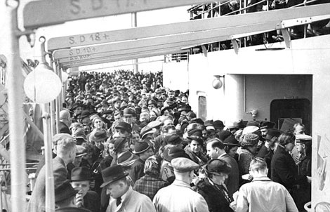 Bí ẩn tàu Wilhelm Gustloff với 100 triệu bảng Anh vàng (bài 1) - 2 Hơn 10 nghìn hành khách chen chúc trên boong tàu Wilhelm Gustloff.