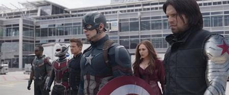 Bộ phim mang đề tài nội chiến siêu anh hùng “Captain America: Civil war” chính là tác phẩm ăn khách nhất trong năm nay với 1.153 triệu đô la Mỹ doanh thu phòng vé toàn cầu và đem về thành công rực rỡ cho hãng phát hành Walt Disney Studios. Như vậy, nhà “Chuột” đã đóng góp tới 5 tác phẩm trong số những bom tấn ăn khách nhất năm qua.