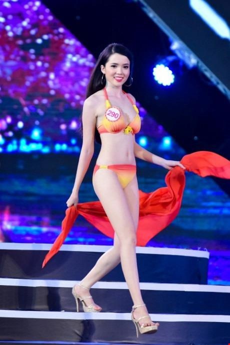 Huỳnh Thúy Vi - người đẹp giống hoa hậu Nguyễn Cao Kỳ Duyên - Ảnh 6. Huỳnh Thúy Vi - người đẹp giống hoa hậu Nguyễn Cao Kỳ Duyên - Ảnh 6.