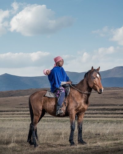 Những bức ảnh tuyệt đẹp về cuộc sống trên lưng ngựa vùng núi Lesotho - 11 Những bức ảnh tuyệt đẹp về cuộc sống trên lưng ngựa vùng núi Lesotho - 11