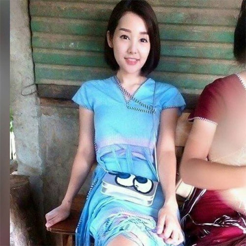 Ngắm dung nhan người mẫu Thái Lan tắm bùn trong ổ gà - 7 Ngắm dung nhan người mẫu Thái Lan tắm bùn trong ổ gà - 7