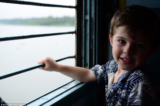 Hành trình chinh phục thế giới của “phượt thủ” 6 tuổi - 16