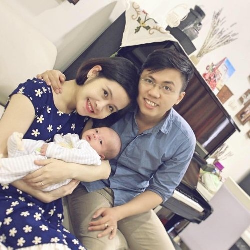 Bé Luyến ngày nào giờ đã trở thành một người phụ nữ xinh đẹp, tận hưởng hạnh phúc viên mãn bên chồng và con trai