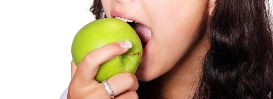 Những cách đơn giản tiêu diệt mảng bám trên răng - 2