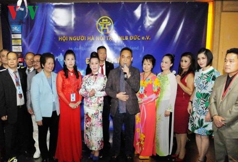 Người Hà Nội tại Đức kỷ niệm 62 năm ngày giải phóng Thủ đô 10/10 - 3 Người Hà Nội tại Đức kỷ niệm 62 năm ngày giải phóng Thủ đô 10/10 - 3