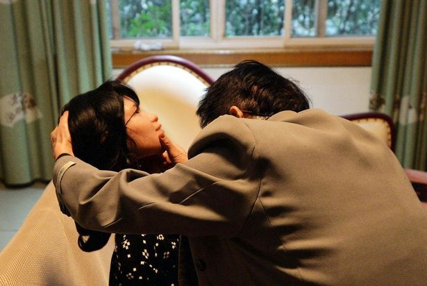 Chê búp bê tình dục rởm, được đền cái mới giống hệt vợ - 3 Ông Zhang hạnh phúc khi nhà sản xuất làm riêng một búp bê tình dục đặc biệt dành cho ông.