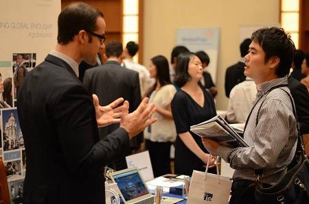QS World MBA Tour: Cơ hội gặp gỡ 100 trường quản trị kinh doanh quốc tế - 2 QS World MBA Tour: Cơ hội gặp gỡ 100 trường quản trị kinh doanh quốc tế - 2
