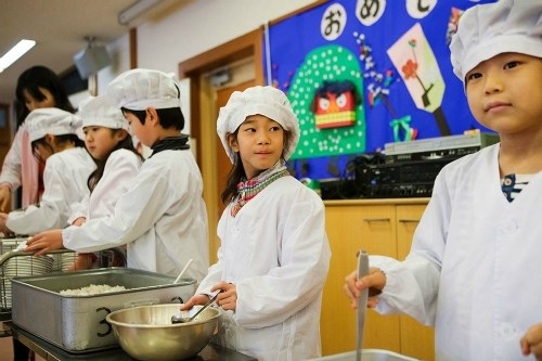 Tại sao trường học ở Nhật Bản thường không có lao công? - 2 Tại sao trường học ở Nhật Bản thường không có lao công? - 2