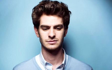 Andrew Garfield tan nát cõi lòng vì mất vai Người Nhện - 2 Andrew Garfield đã kí hợp đồng đóng ba bộ phim về Người Nhện