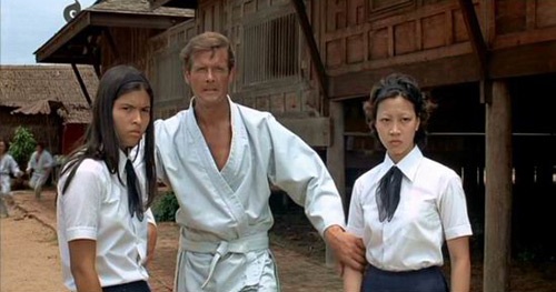 Cuộc đời sóng gió của người đàn bà bá đạo nhất "Tuyệt đỉnh Kungfu" - 3 Nguyên Thu là Bond girl đầu tiên của châu Á