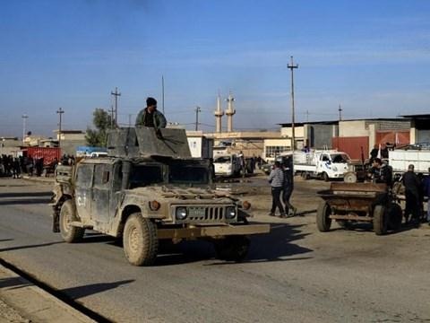Quân Syria thắng lớn ở Aleppo, chiến trường Mosul đỏ lửa - 3 Khi thành trì Aleppo gặp khó khăn, khủng bố IS đáp trả lực lượng quân chính phủ Iraq ở Mosul.