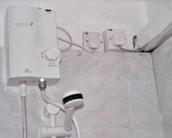 Việt Nam đứng thứ 3 danh sách những quốc gia có đường dây điện… kinh hoàng nhất thế giới - 2 Việt Nam đứng thứ 3 danh sách những quốc gia có đường dây điện… kinh hoàng nhất thế giới - 2