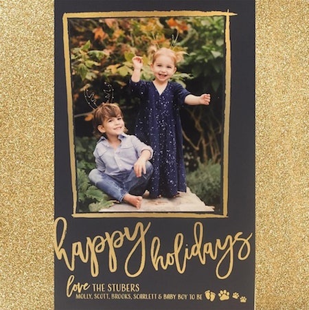 Trầm trồ trước loạt thiệp Giáng sinh cực kỳ đáng yêu của các sao - 2 Cặp sao Molly Sims và Scott Stuber thì kỉ niệm ngày lễ Giáng sinh bằng hình ảnh đáng yêu của hai con Brooks, Scarlett