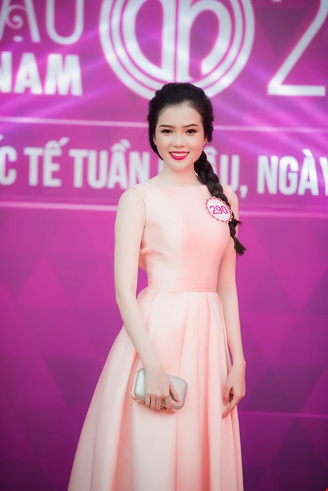 Huỳnh Thúy Vi - người đẹp giống hoa hậu Nguyễn Cao Kỳ Duyên - Ảnh 15. Huỳnh Thúy Vi - người đẹp giống hoa hậu Nguyễn Cao Kỳ Duyên - Ảnh 15.