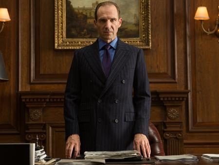 Nam tài tử tiếp tục cho thấy khả năng diễn xuất ấn tượng trong các tác phẩm như “The grand Budapest hotel”, “Spectre” và “Hail, Caesar!”