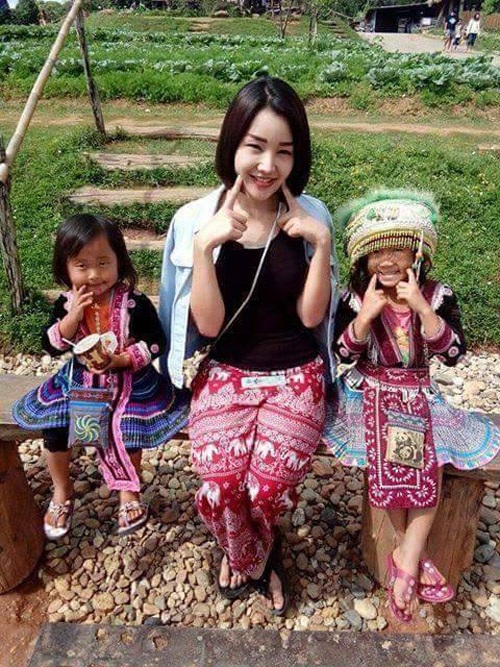 Ngắm dung nhan người mẫu Thái Lan tắm bùn trong ổ gà - 4 Ngắm dung nhan người mẫu Thái Lan tắm bùn trong ổ gà - 4