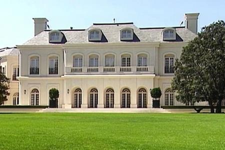 Con gái trùm tỉ phú F1 rao bán siêu dinh thự với giá không tưởng - 3 Dinh thự ở Holmby Hills, phía tây Los Angeles có tới hơn 100 phòng lớn nhỏ