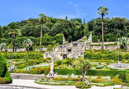 Khi các lâu đài cổ tích Disney bước ra ngoài đời thực - 3 Ở vùng Tuscany, nước Ý, công viên Pinocchio và khu vườn Garzoni là hai điểm đến không thể bỏ lỡ dành cho những ai hâm mộ cậu bé người gỗ, đặc biệt, Tuscany còn là quê hương của nhà văn Carlo “Collodi” Lorenzini, người đã viết nên tác phẩm “Những cuộc phiêu lưu của Pinocchio”