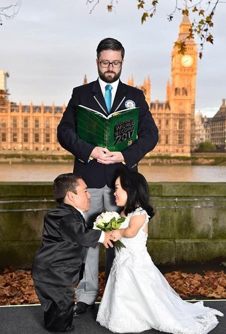 Cặp đôi gặp nhau 10 năm trước thông qua mạng xã hội và đã yêu nhau hơn 7 năm