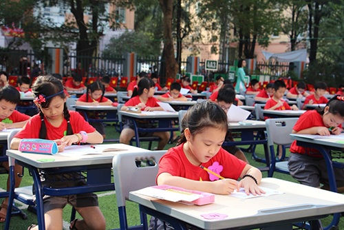 
100 bạn thí sinh chuẩn bị sẵn sàng bước vào trường thi “Trạng Nguyên nhỏ tuổi”
