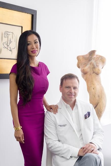 Hai người gặp nhau vào năm 1995 và yêu từ cái nhìn đầu tiên