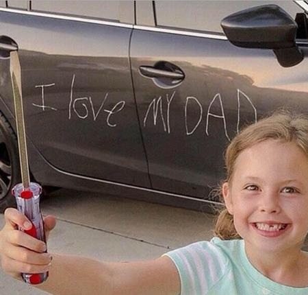 Chùm ảnh chứng minh làm cha thật khó - 3 Màn bày tỏ tình yêu của con trên thân xe ô tô chắc chắn sẽ làm cha “khóc dở mếu dở”