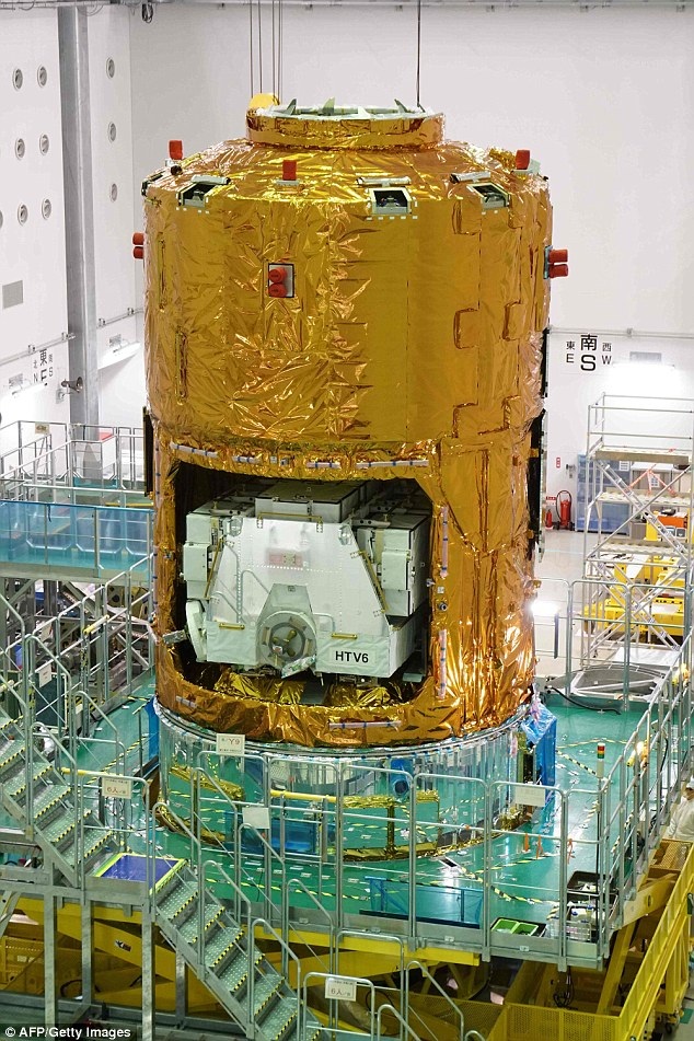 Nhật Bản gửi thiết bị thu rác vũ trụ lên Trạm vũ trụ quốc tế ISS - 3 Các nhà khoa học của JAXA đang thử nghiệm dây kéo để kéo rác ra khỏi quỹ đạo Trái đất.
