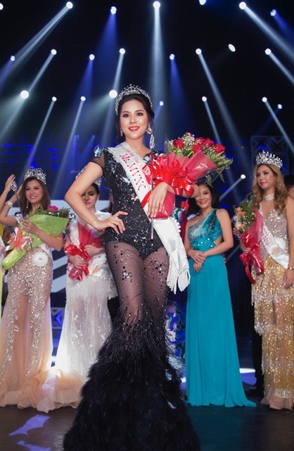 Jasmine Le thắng lớn tại 'Hoa hậu Người Việt Thế giới 2017' - 3 Giây phút đăng quang rạng ngời của nàng Hậu.