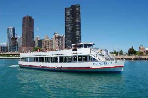 Du lịch tiết kiệm khi đến Chicago - 4 Water taxi. Ảnh: Chicago Water Taxi