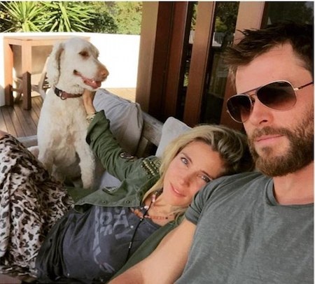 “Thần Sấm” Chris Hemsworth choáng váng trước tin đồn bị vợ bỏ - 4 Cặp sao vẫn thường xuyên khoe ảnh hạnh phúc bên nhau