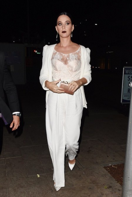 “Cướp biển” Orlando Bloom khiến bạn gái sướng rơn trong ngày sinh nhật - 4 Katy Perry vui vẻ tận hưởng ngày sinh nhật dù thiếu vắng bạn trai