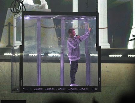 Justin Bieber ân hận vì hành xử thiếu chuyên nghiệp trên sân khấu - 4 Justin muốn được tôn trọng và được nói lên suy nghĩ của mình