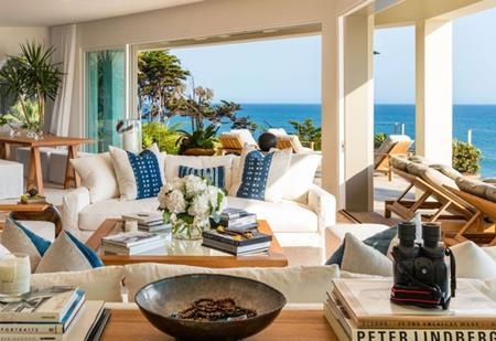 Cindy Crawford gây sốc khi bán nhà với giá 1.3 nghìn tỉ đồng - 4 Phòng khách đẹp “long lanh” với nhiều vật dụng đắt tiền