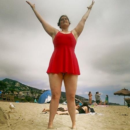 Aly bước vào nghề người mẫu và nhận ra cũng có nhiều người ngưỡng mộ mình