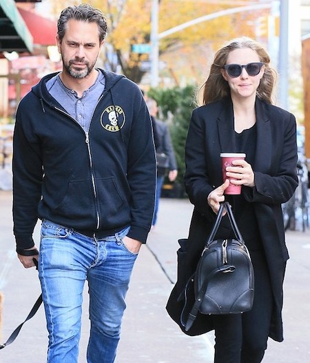 Sao phim “Những người khốn khổ” rạng rỡ khoe bụng bầu - 4 Amanda Seyfried và Thomas Sadoski là một cặp đôi đẹp của làng giải trí