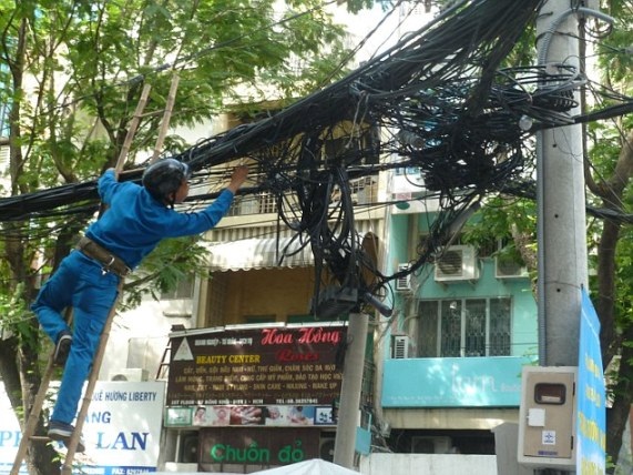 Việt Nam đứng thứ 3 danh sách những quốc gia có đường dây điện… kinh hoàng nhất thế giới - 4 Việt Nam đứng thứ 3 danh sách những quốc gia có đường dây điện… kinh hoàng nhất thế giới - 4