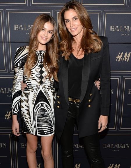 Khi sao Hollywood và các con giống nhau như tạc - 5 Cindy Crawford và cô con gái Kaia Gerber trông giống nhau như hai giọt nước